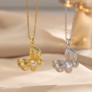 Collier Pendentif Papillon Acier Inoxydable Brossé Zircon Poire Incrusté Bijoux Élégants Pour Femmes