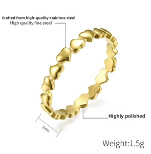 Detail view of 3mm gold heart ring in high polished steel weighing 1.5 grams