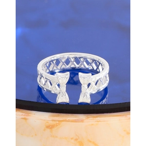 Elegant S925 silver open ring featuring a hollow mesh bow design on a mirror surface