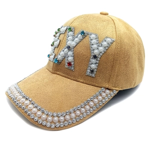 Casquette de baseball en daim camel avec lettrage EXY en cristal et détails strass