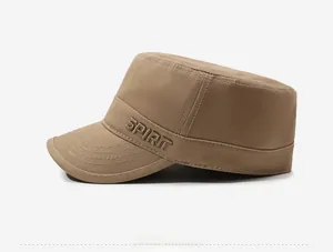 Vue latérale d'une casquette cadet marron en coton avec broderie SPIRIT et visière surpiquée