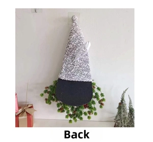 Vue arrière d'une couronne de noël gnome avec aiguilles de pin et cordon de suspension