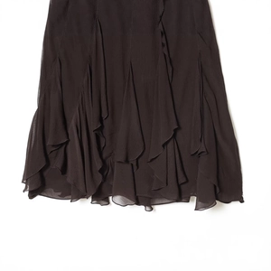 Jupe asymétrique en mousseline marron foncé avec volants et couches plissées