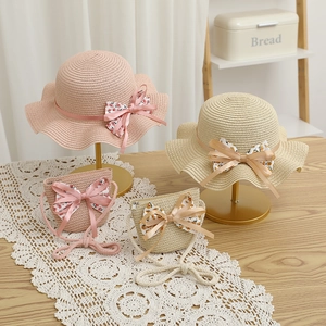 Ensemble chapeau de paille enfant et mini sac avec nœud floral pour protection solaire