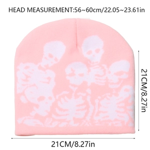 Detailed view of pink skull beanie with dimensions 21x21cm and 56-60cm head circumference