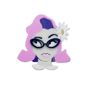 Acrylic daisy girl brooch with pink hair and white flower in a minimalist portrait design