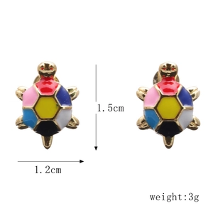 Detailed view of colorful turtle earrings with dimensions 1.5cm by 1.2cm and 3g weight