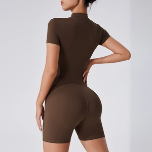 Combinaison de sport slim à manches courtes et fermeture éclair marron café pour le yoga