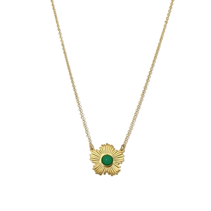 18K Goldkette mit Sonnenanhänger und rundem grünen Naturstein in der Mitte des Designs