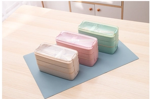 Three-color double-layer lunch boxes with 500ml capacity and airtight transparent lids