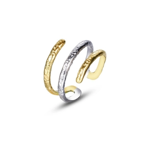 Macro detail of S925 sterling silver ring showing hammered texture and dual-tone finish