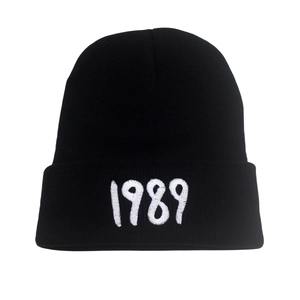 Embroidered 1989 Knit Beanie Hat Warm Acrylic Ribbed Winter Cuff Cap For Women And Men Casual Versatile Black White