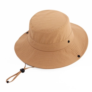 Vista dettagliata di un cappello da sole kaki a tesa larga con cinturino regolabile