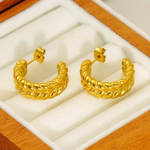 Boucles d'oreilles créoles torsadées en acier inoxydable plaqué or 18 carats