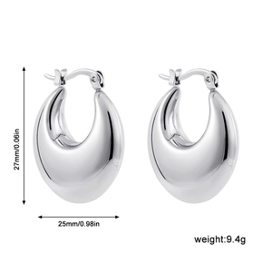 Silver U-shaped geometric earrings detail with 27mm height and 25mm width dimensions