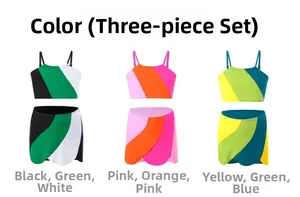 Dettaglio di costumi da bagno tre pezzi da bambina in vari design a blocchi di colore