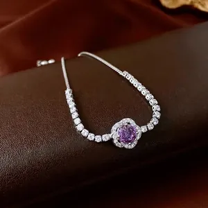 Bracelet fleur de luxe français avec zircon violet et diamants étincelants
