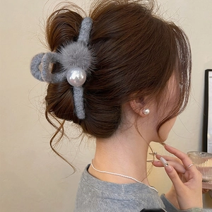 Plush Hair Claw Clip With Faux Artificial Pearl And Pom-Pom Acrylic Winter Elegant Back Of Head Shark Hair Accessory For Women