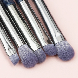 Juego de 5 brochas de maquillaje de ojos con cerdas púrpuras y mango de diamante para sombras
