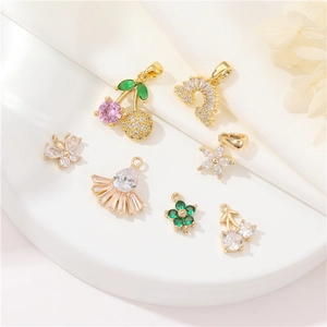 Micro Pave Zirkoon Hangers Bedels 14K Verguld Koper Voor DIY Sieraden Maken Vormen Vlinder Kers Bloem Regenboog Waaier
