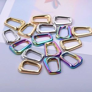 Minimalist square geometric 304 stainless steel pendants in gold, silver and rainbow colors