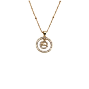 Collier doré avec gravure 'love' et cercle extérieur serti de strass brillants