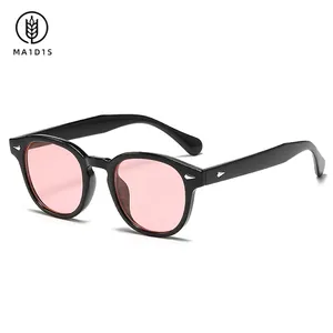 Lunettes de soleil rondes rétro, monture noire, verres roses et rivets argentés