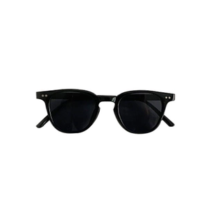 Lunettes de soleil noires classiques pour enfants avec verres noirs pour protection solaire