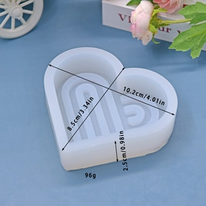 Striped heart silicone mold for DIY baking and crafts with detailed dimensions and weight