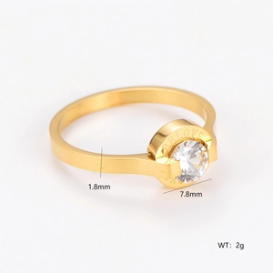 Anello dorato in acciaio inossidabile con numeri romani e zircone tondo da 7,8mm