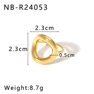 Detail view of gold waterproof irregular wave ring with dimensions and weight data