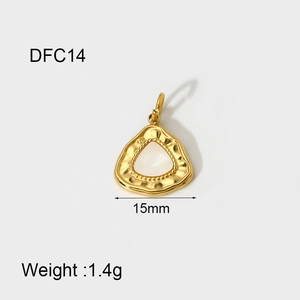 Detail of 14K gold plated triangular scallop pendant with dimensions and weight data