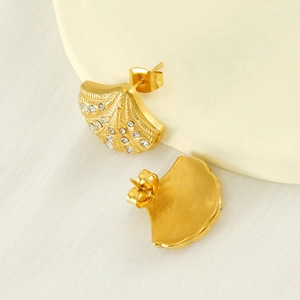 Luxury 18K gold shell earrings with shimmering crystals and polished texture for women