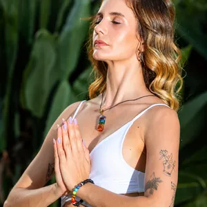 Set gioielli chakra con ciondolo di cristallo e bracciale in pietra lavica per meditazione