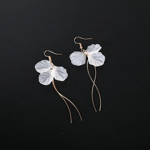 Boucles D'oreilles Longues À Pampilles En Pétales De Fleurs Avec Fleurs En Résine Alliage Et Tige En Acier Pour Femmes