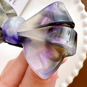 Elegante molletta per capelli a fiocco in resina sfumata viola con finitura lucida