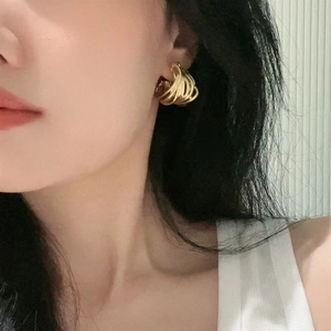Elegant 18K gold-plated C-shaped multilayer textured hoop earrings for a luxury look