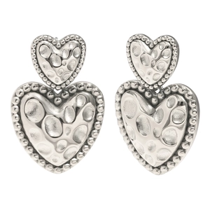 Boucles d'oreilles cœur vintage en argent avec texture martelée en acier inox