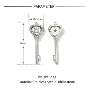 Detailed size parameters for silver heart-shaped key pendant with sparkling rhinestones