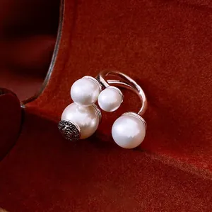 Vintage Artificial Pearl Adjustable Open Ring Copper Silver Plated Round Imitation Shell Artificial Pearls Relief Pattern Luxury Jewelry