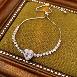 Adjustable heart zircon bracelet in silver finish with a tennis chain and slide clasp