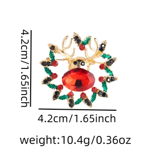 Detailed view of Christmas reindeer brooch with dimensions 4.2cm and weight 10.4g