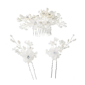 3-teiliges Brauthaarschmuck-Set mit weißen Blumen, Perlen und Strasssteinen auf Silber
