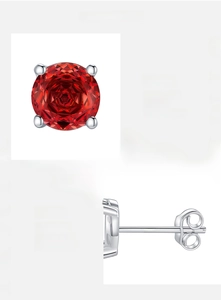 Dettaglio orecchini a lobo in argento S925 con zirconi rossi 5A e finitura lucida
