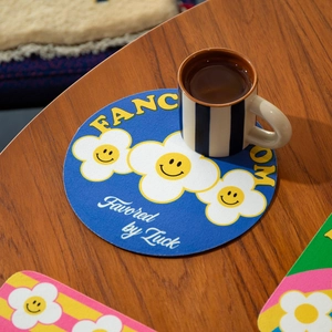 Cartoon diatom mud heat-resistant coaster with smiley floral pattern for dining table