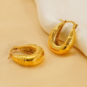 Minimalist 18K gold plated titanium U-shape earrings with textured checkered pattern