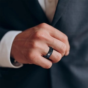 Bague pour homme de 8 mm en acier noir avec incrustation de nacre d'abalone colorée