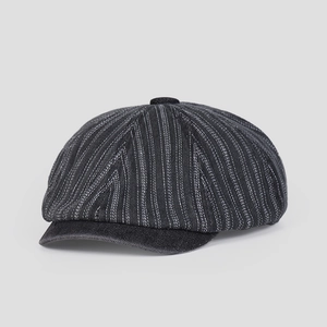 Casquette gavroche vintage en denim délavé à rayures avec un design rétro à bord plat