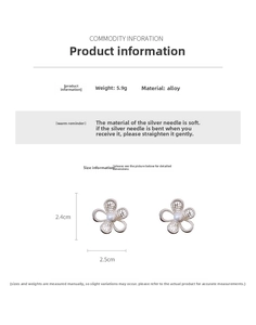 Vue détaillée de boucles d'oreilles fleur évidée avec perle et dimensions de la tige