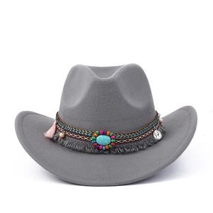 Chapeau de cowboy en feutre gris avec perles ethniques turquoise et pompons roses
